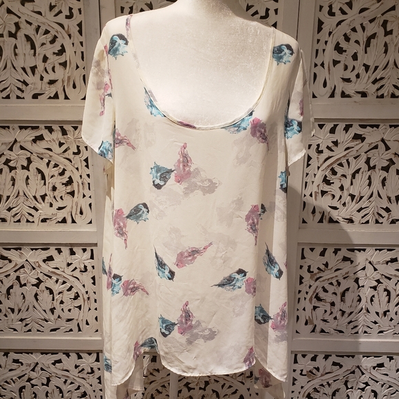 torrid Tops - Torrid Blue and Pink Bird Shirt. Size 1x